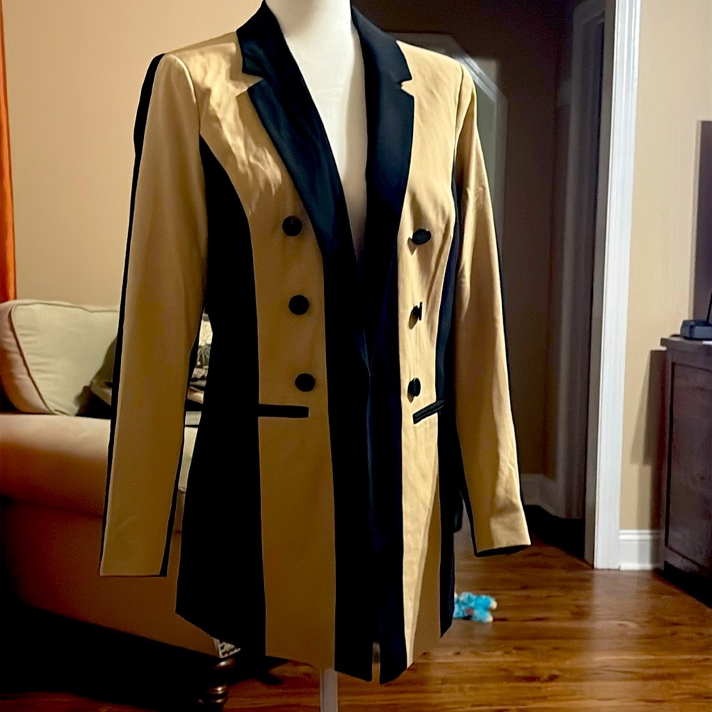 NWOT Venus open two tone blazer